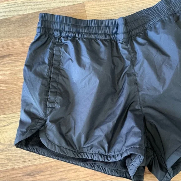 THE NORTH FACE WINDWALL HYDRENALINE Women’s,Med, Mesh Lined Shorts Black - Picture 4 of 8